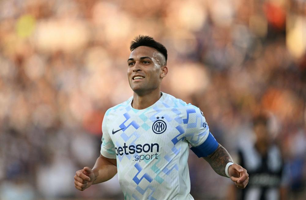 国安备战足协杯决赛，法比奥入选，韩佳奇随队助战，球队士气高昂。